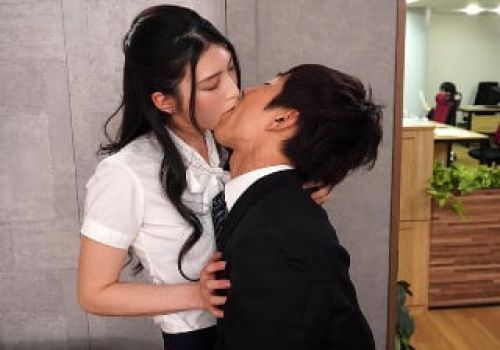 Sếp nữ cuồng dâm muốn có mối tình vụng trộm